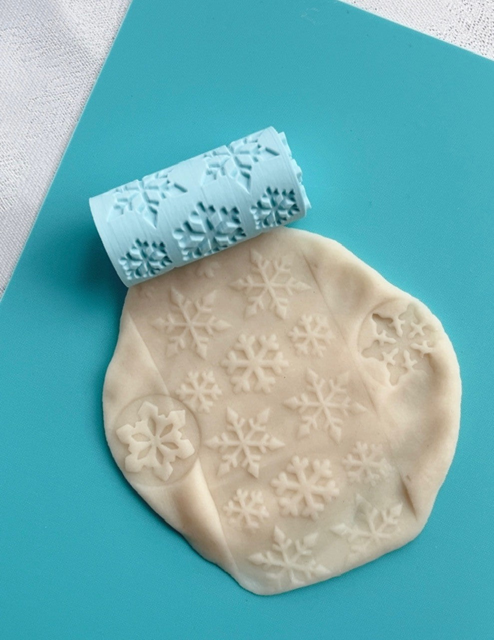 3D Printed Snowflake Roller - for Playdough or Kinetic Sand