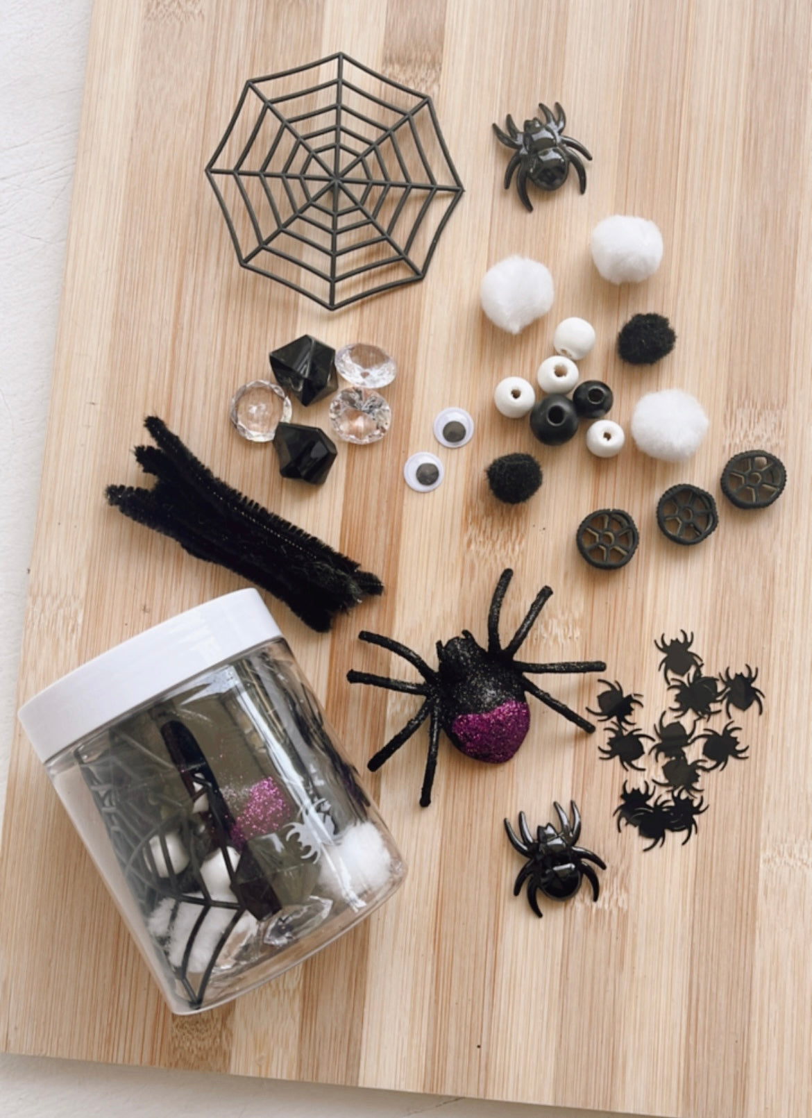 Build a Spider Playdough to Go Jar