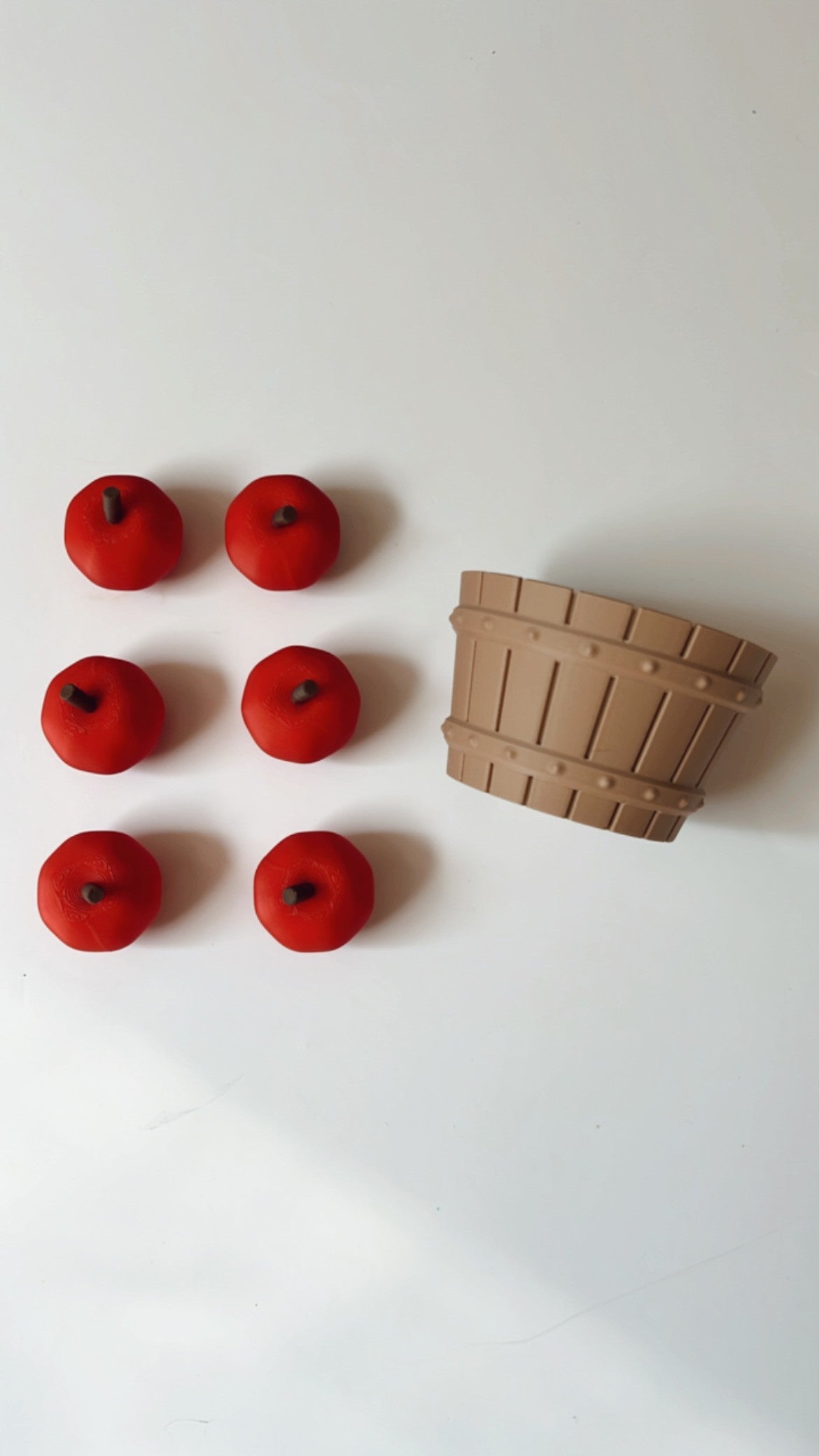 3D printed Apple Bushel and Apples