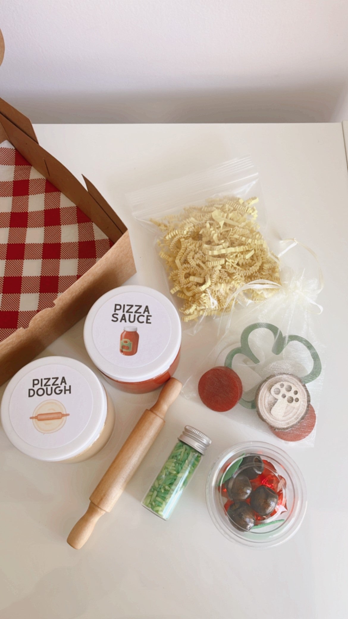 Build a Pizza Playdough Kit – Sensory Mama Creations