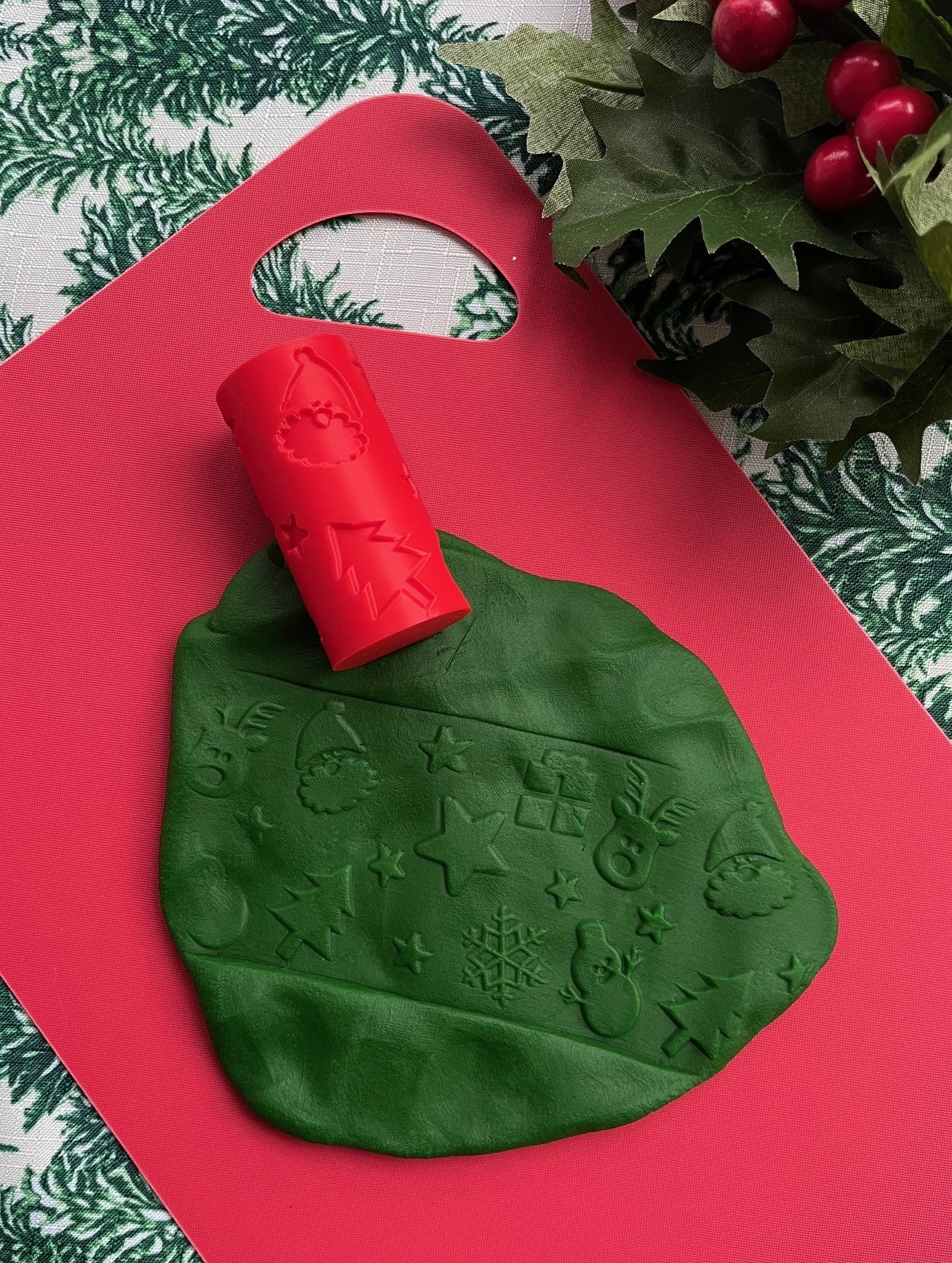 3D Printed Christmas Roller - for Playdough or Kinetic Sand